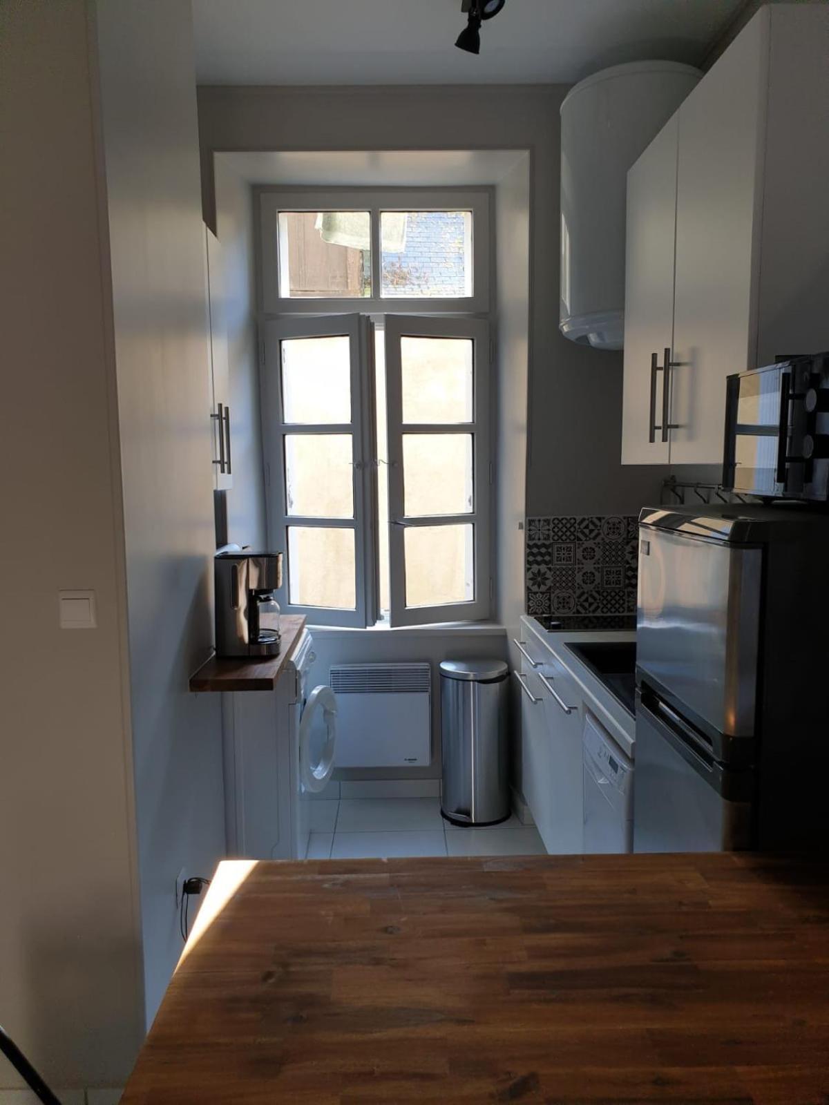 Contemporain - 50 Metres - Proche Centre