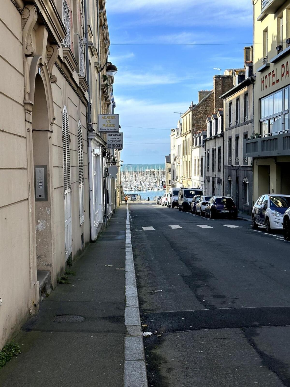 Contemporain - 50 Metres - Proche Centre Appartement *